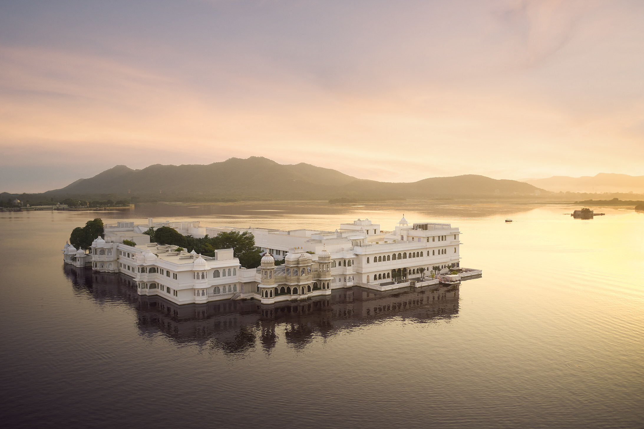 ONEWORLD MANAGEMENT COMPANY INC Taj-Lake