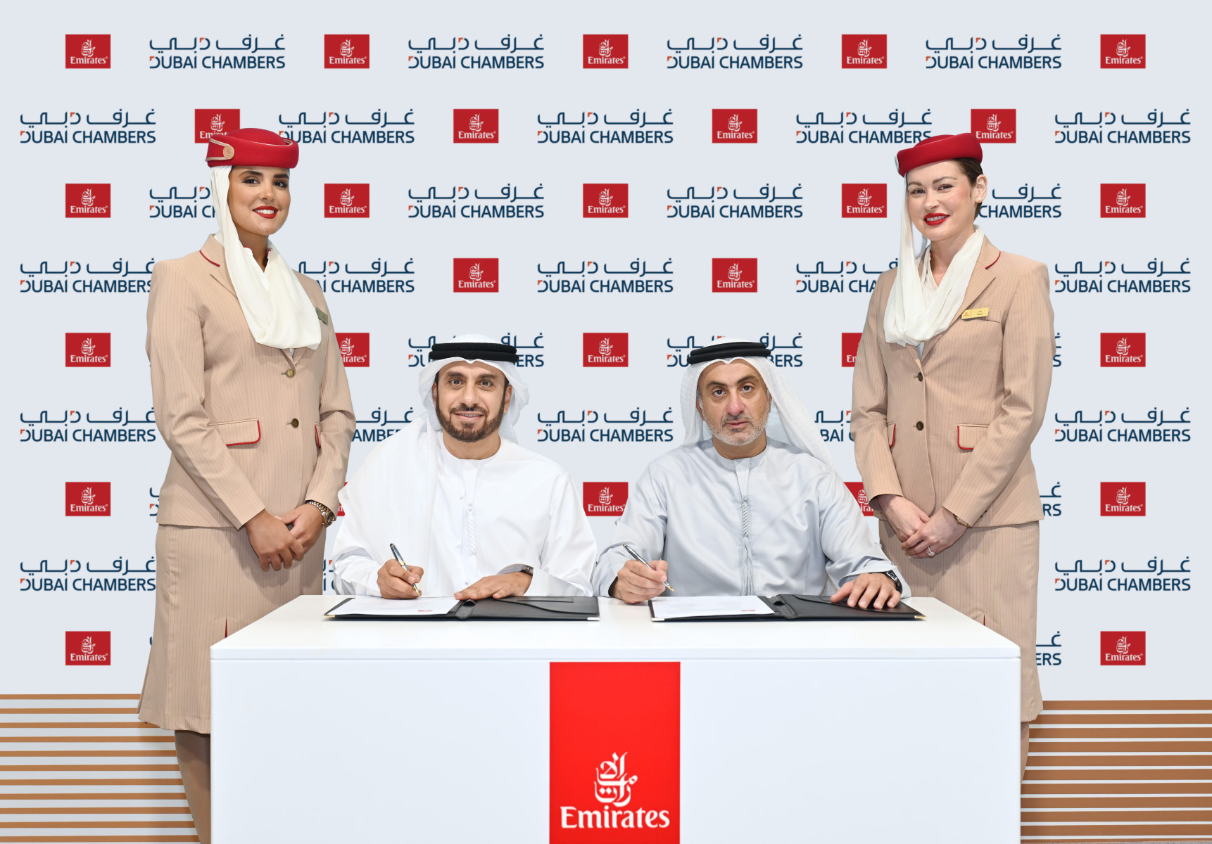 Emirates and Dubai Chambers executives sign an MoU at Seamless Middle East 2026