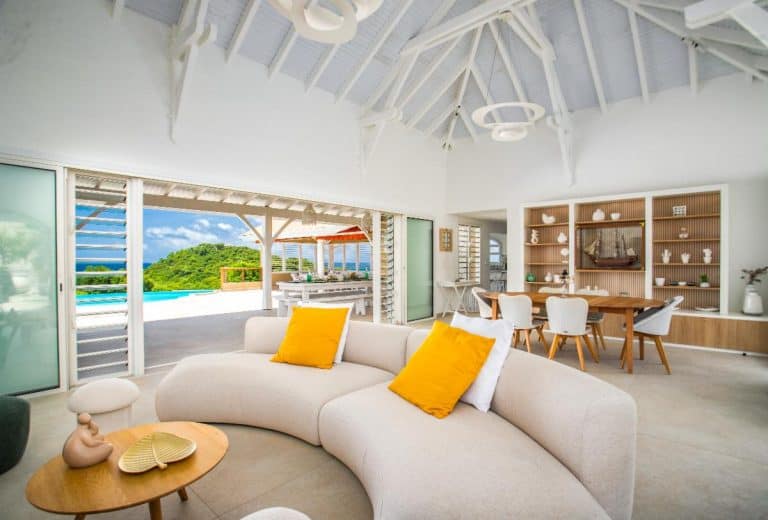 Martinique villas: Caribbean Serenity living area and pool terrace
