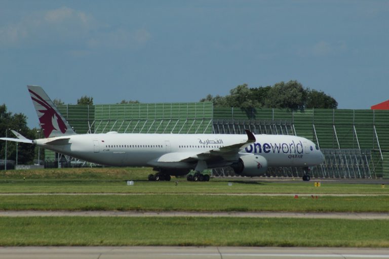 Qatar Airways Airbus A350-1000