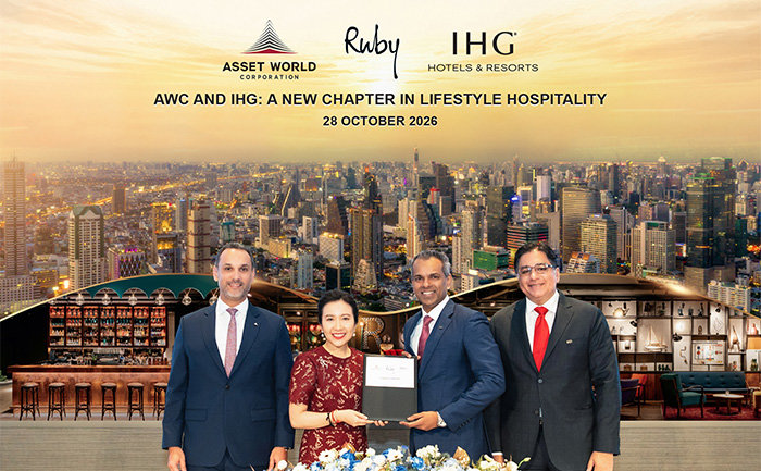 IHG and Asset World Corp executives at the Ruby Bangkok signing