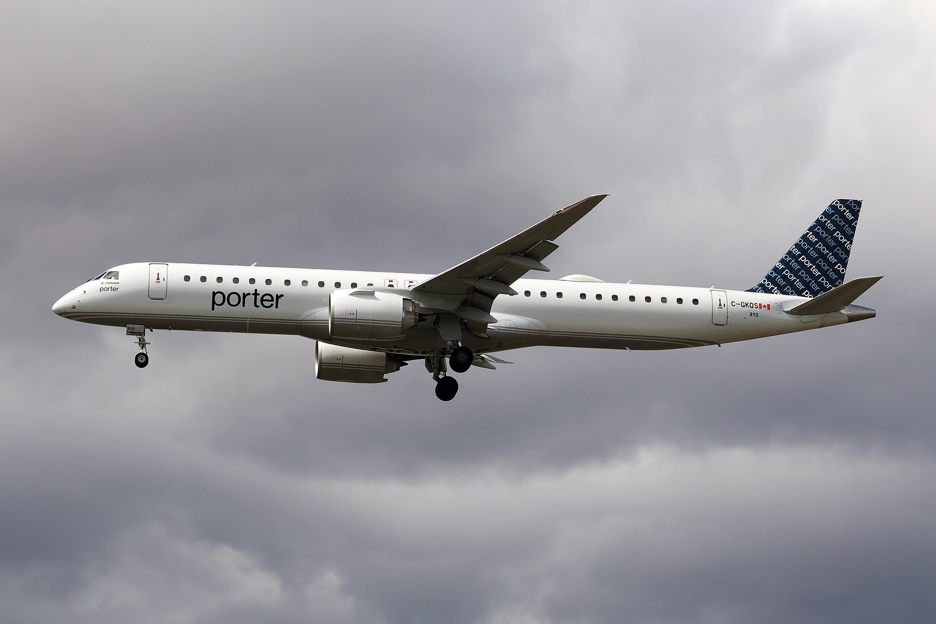 Porter Airlines Embraer E195-E2 aircraft