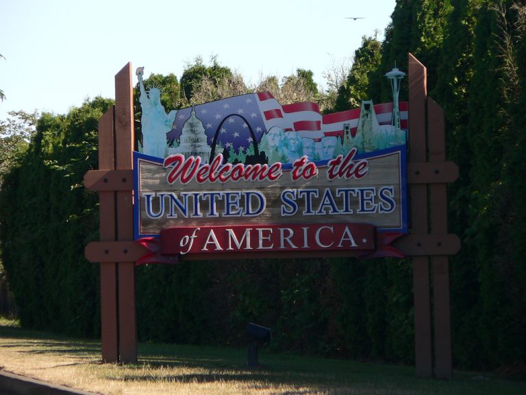 Welcome to the United States sign at the Peace Arch border crossing