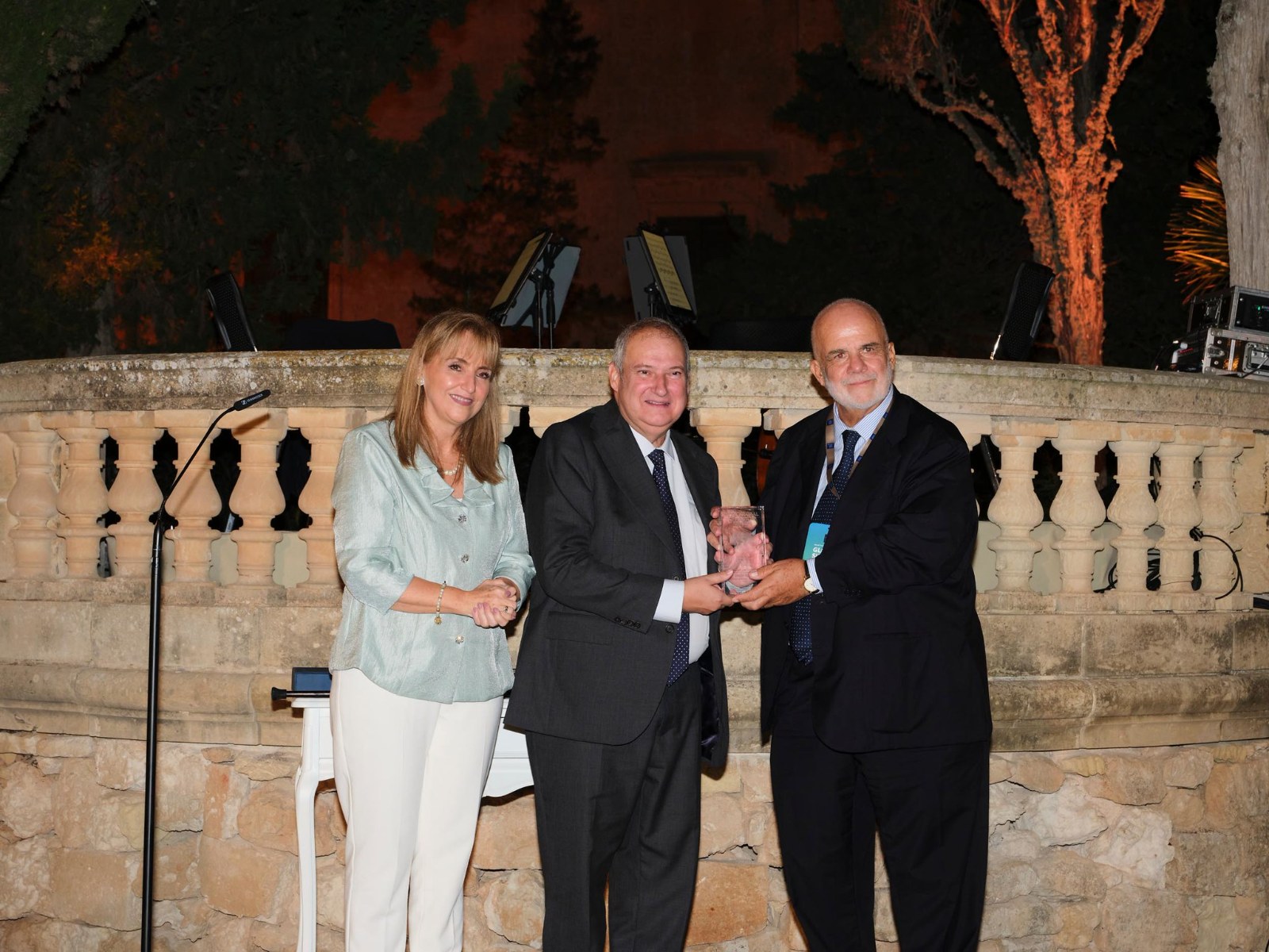 WTTC presents its Global Champion Award to Spain's Minister of Industry and Tourism Jordi Hereu in Malta