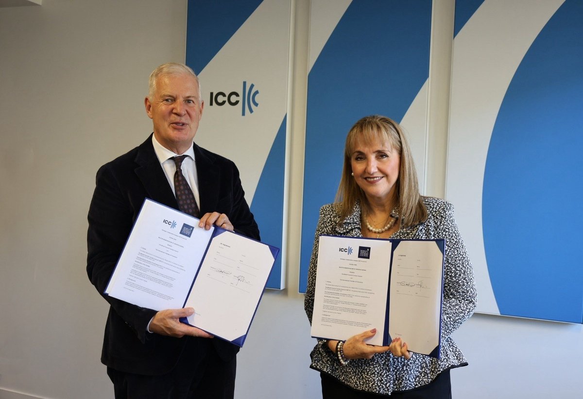 ICC secretary general John Denton and WTTC president and CEO Gloria Guevara holding the signed memorandum of understanding