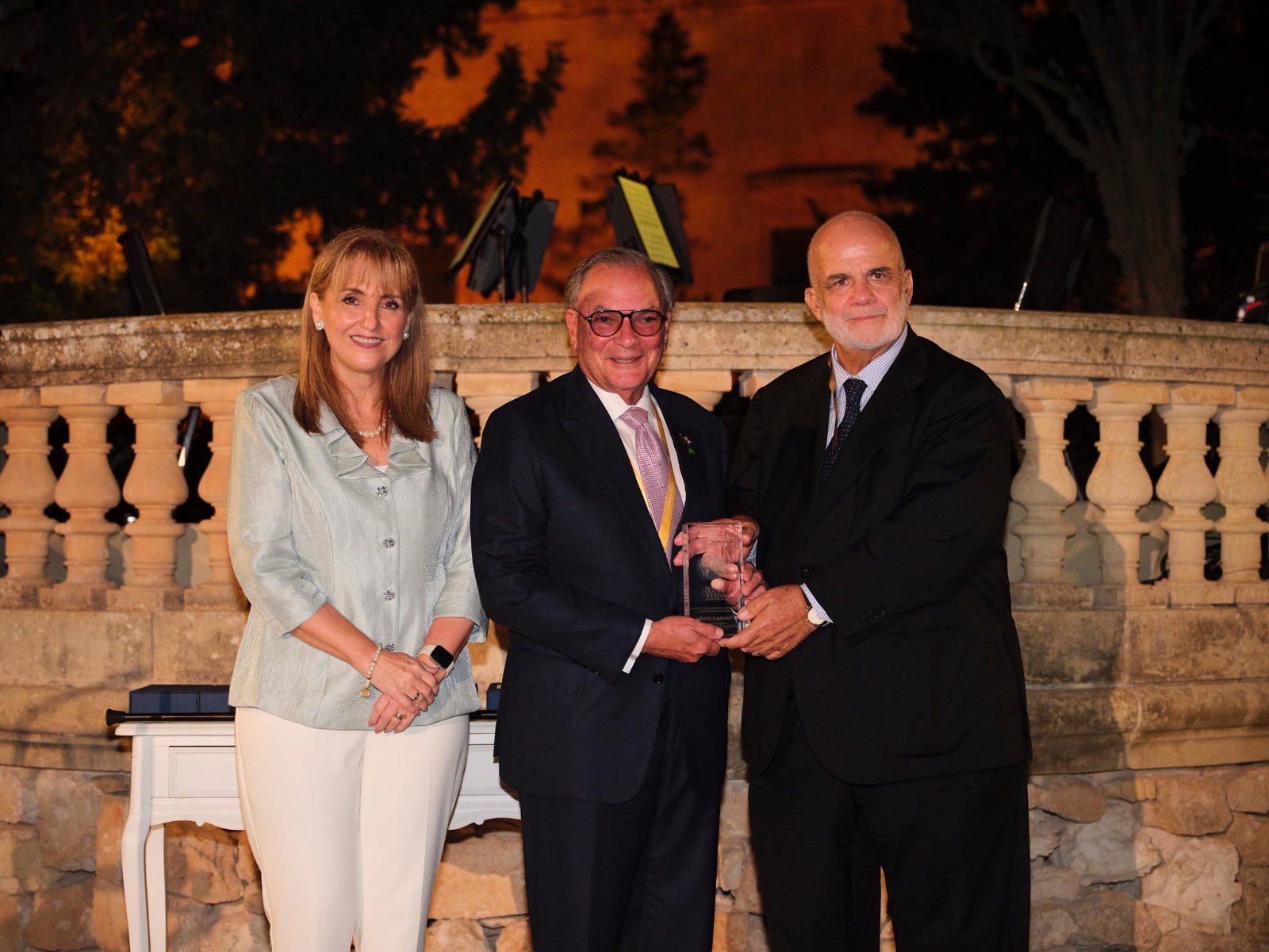 WTTC presents its Icon Award to Frank Rainieri in Malta